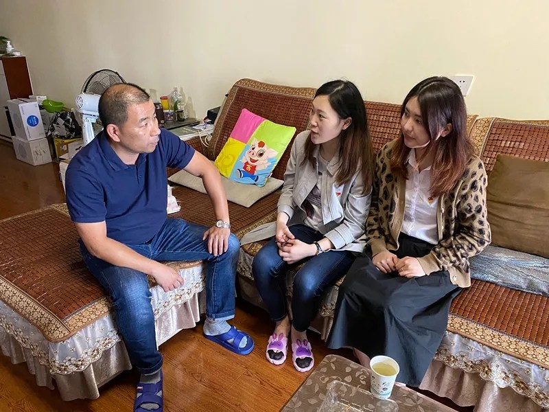 送学进项目，崇德续精神——国投创投支部开展5月主题党日活动