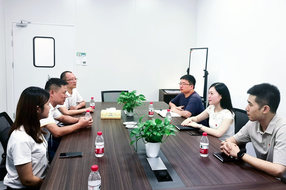 深学悟透守初心，党工联动送清凉——国投创投组织开展8月主题党日活动