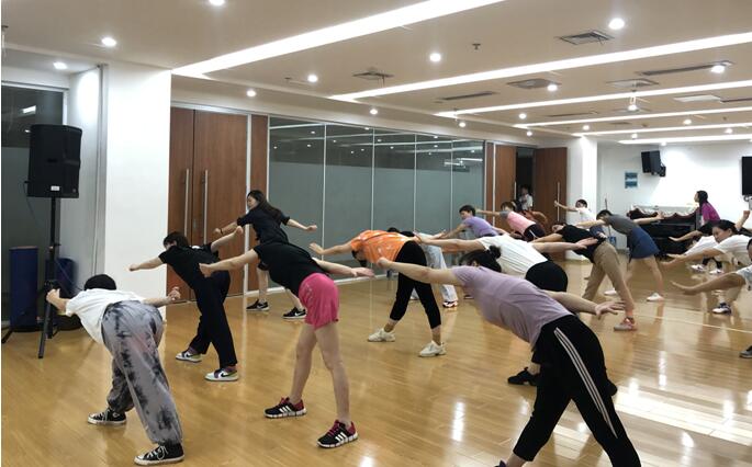 快乐工作 健康生活——国投创投工会举办跳舞瑜伽爱好小组运动